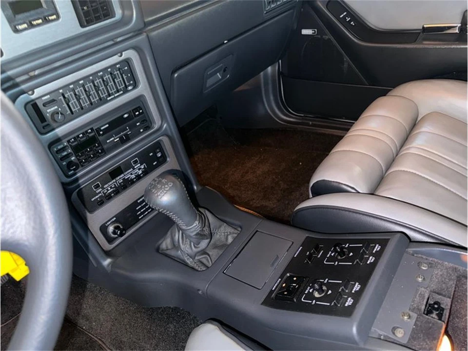 1988 Ford Thunderbird 9th Gen - Image 15 of 31