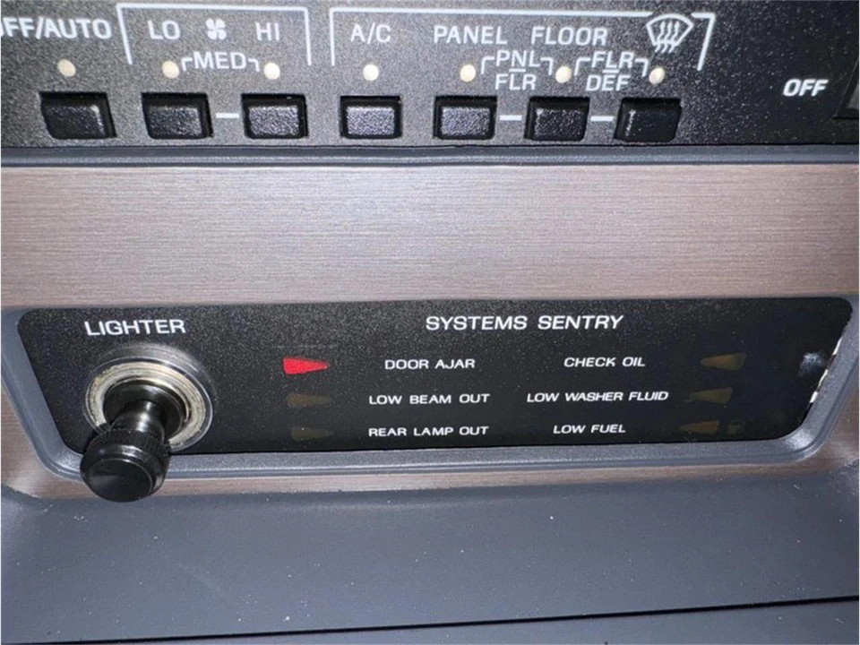1988 Ford Thunderbird 9th Gen - Image 17 of 31