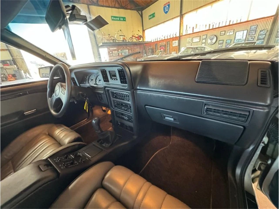 1988 Ford Thunderbird 9th Gen - Image 25 of 31