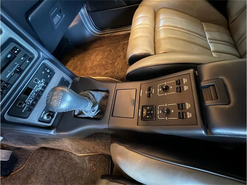 1988 Ford Thunderbird 9th Gen - Image 18 of 31