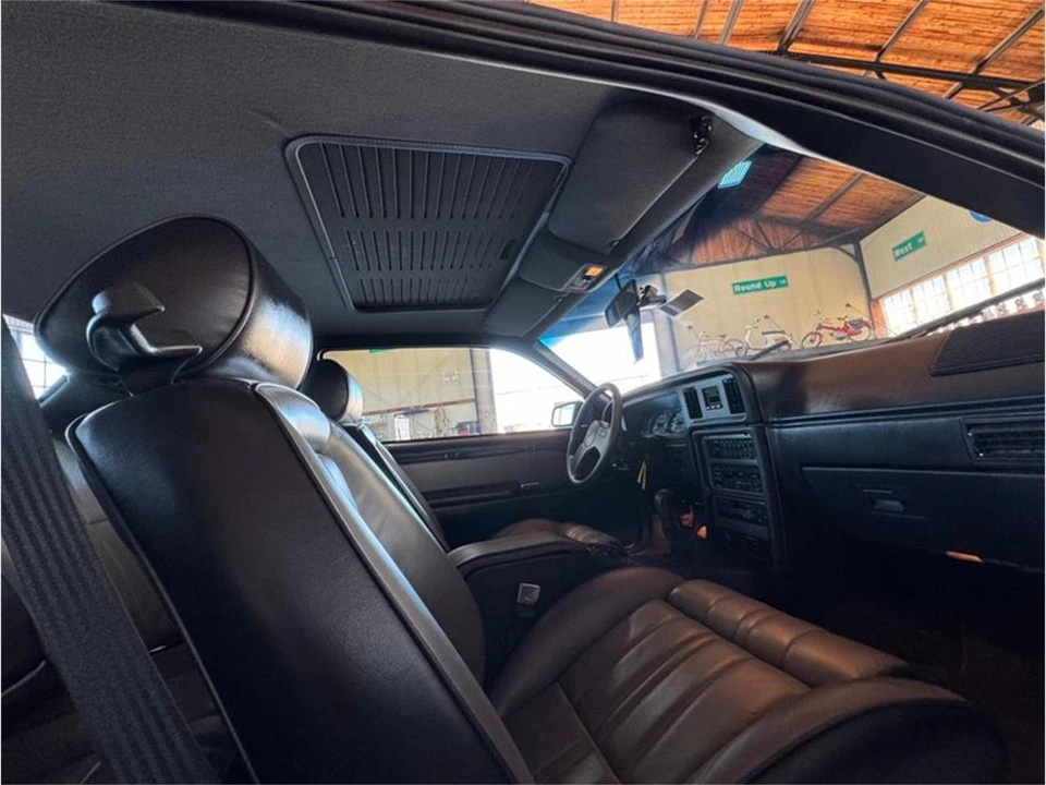 1988 Ford Thunderbird 9th Gen - Image 26 of 31
