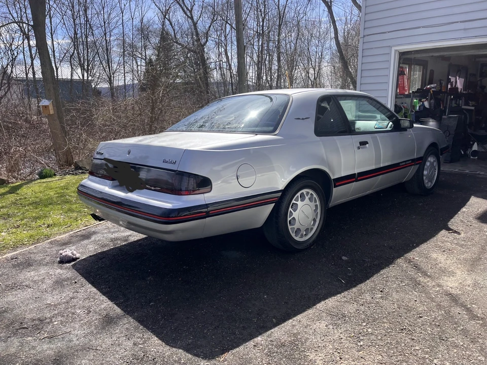 1988 Ford Thunderbird 9th Gen - Image 5 of 21