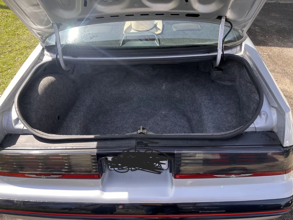 1988 Ford Thunderbird 9th Gen - Image 12 of 21
