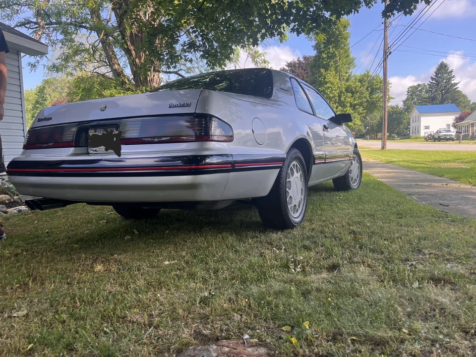 1988 Ford Thunderbird 9th Gen - Image 2 of 21