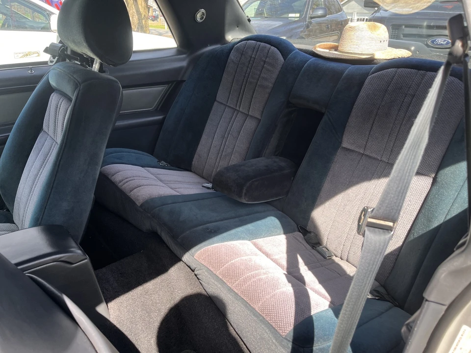 1988 Ford Thunderbird 9th Gen - Image 17 of 21