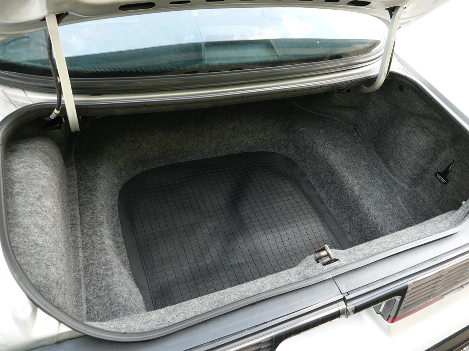 1988 Ford Thunderbird 9th Gen - Image 5 of 13