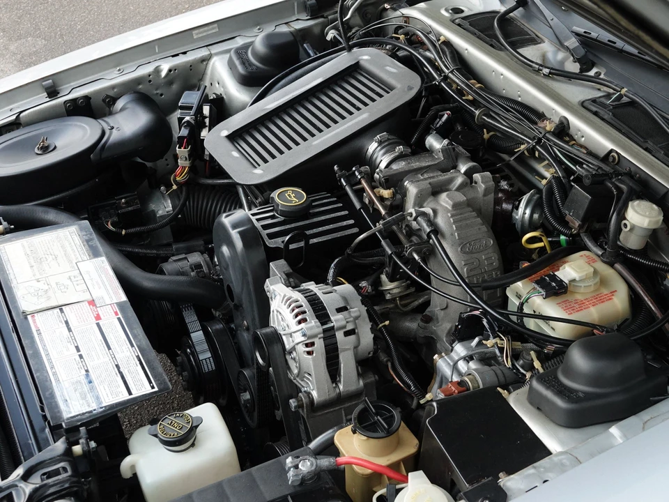 1988 Ford Thunderbird 9th Gen - Image 11 of 13