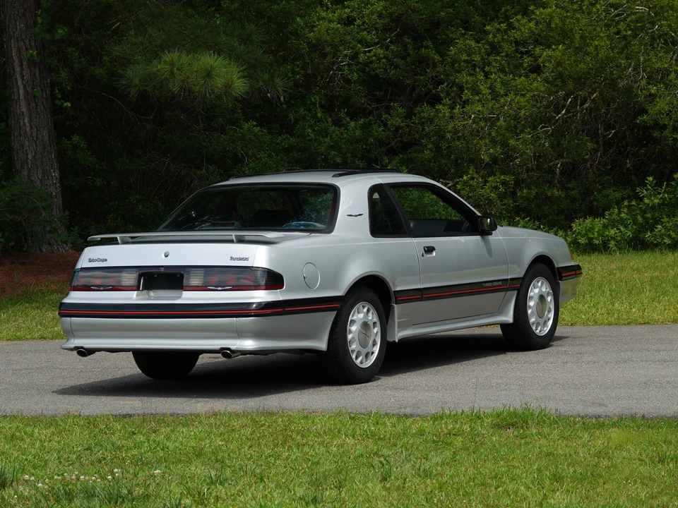 1988 Ford Thunderbird 9th Gen - Image 2 of 13