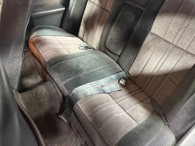 1988 Ford Thunderbird 9th Gen - Image 24 of 31