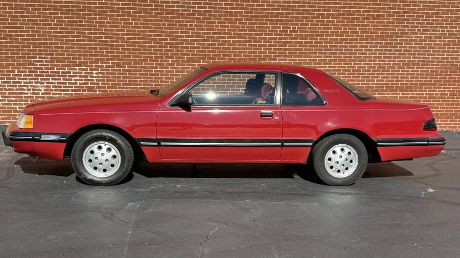1988 Ford Thunderbird 9th Gen - Image 2 of 7