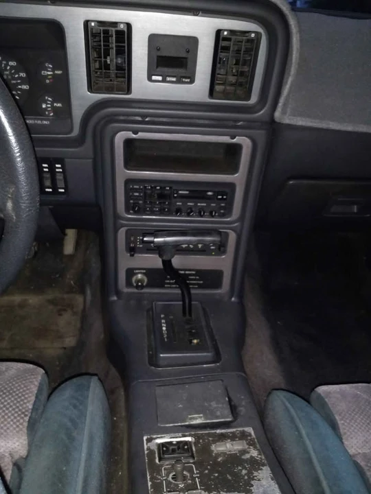 1988 Ford Thunderbird 9th Gen - Image 6 of 19