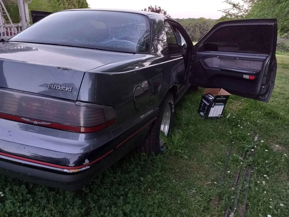 1988 Ford Thunderbird 9th Gen - Image 15 of 19