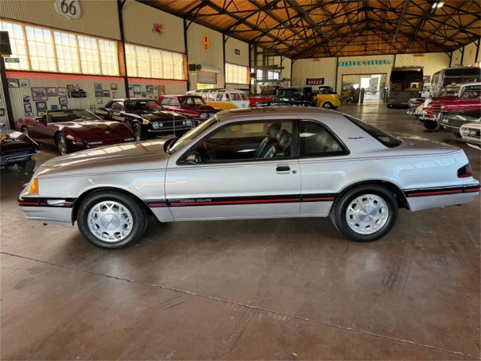 1988 Ford Thunderbird 9th Gen - Image 2 of 14