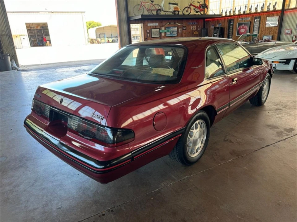 1988 Ford Thunderbird 9th Gen - Image 10 of 12