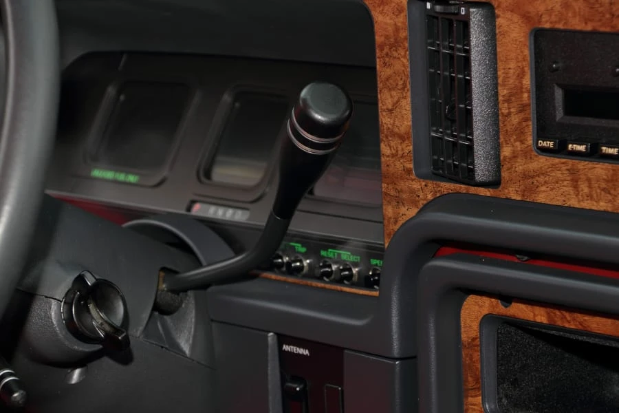 1988 Ford Thunderbird 9th Gen - Image 27 of 31