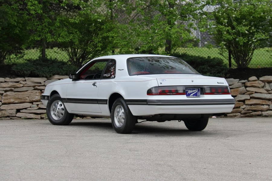 1988 Ford Thunderbird 9th Gen - Image 14 of 31