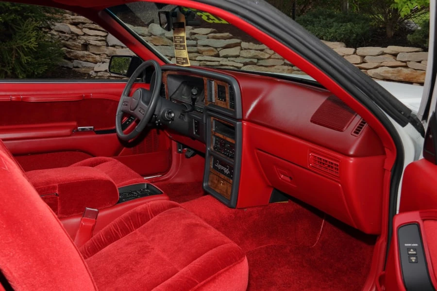 1988 Ford Thunderbird 9th Gen - Image 16 of 31