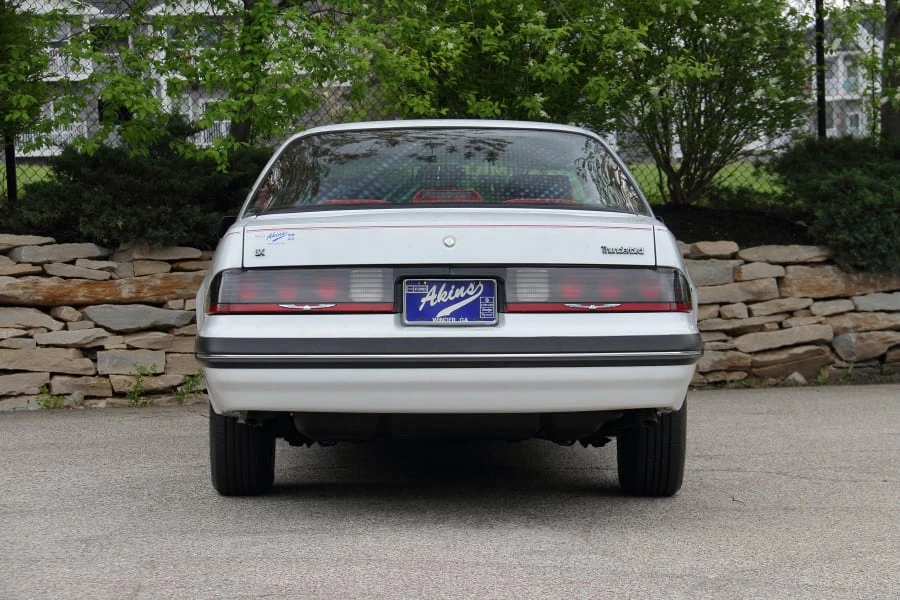 1988 Ford Thunderbird 9th Gen - Image 5 of 31