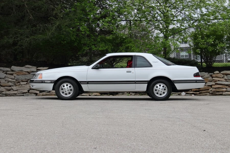 1988 Ford Thunderbird 9th Gen - Image 15 of 31