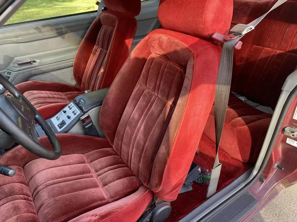 1988 Ford Thunderbird 9th Gen - Image 12 of 17