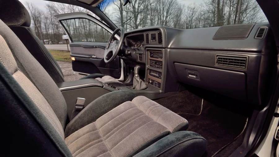 1988 Ford Thunderbird 9th Gen - Image 5 of 27