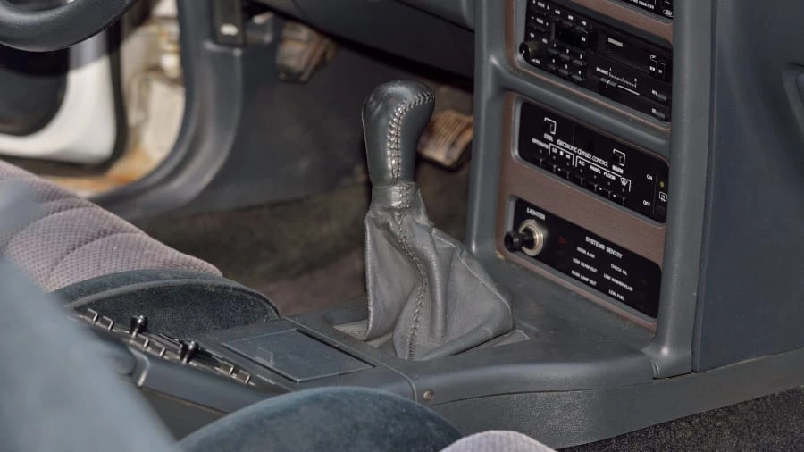 1988 Ford Thunderbird 9th Gen - Image 9 of 27