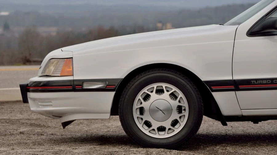 1988 Ford Thunderbird 9th Gen - Image 19 of 27