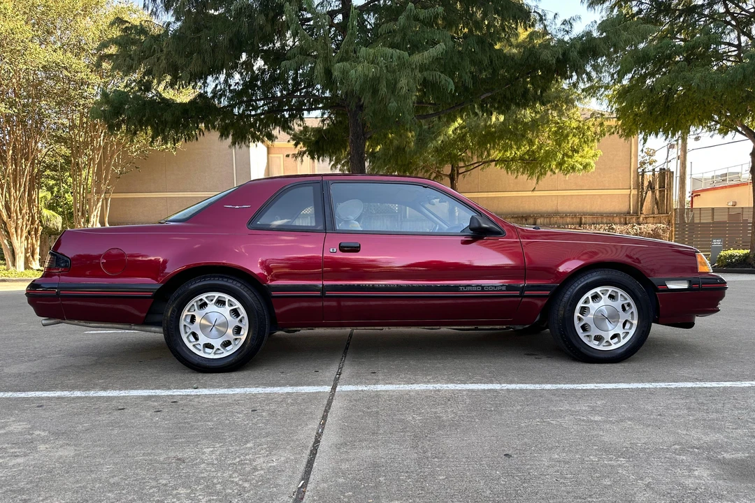 1988 Ford Thunderbird 9th Gen - Image 3 of 31