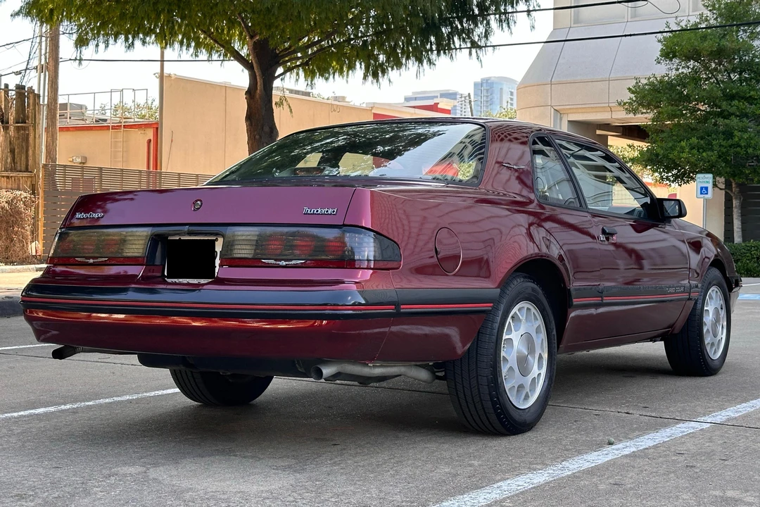 1988 Ford Thunderbird 9th Gen - Image 4 of 31