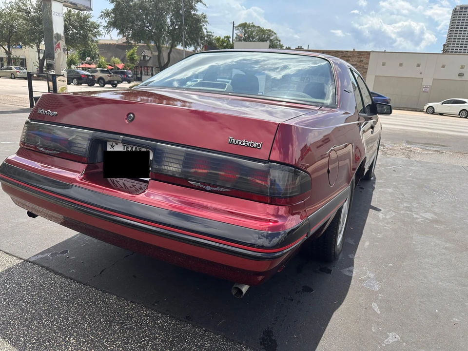 1988 Ford Thunderbird 9th Gen - Image 26 of 31