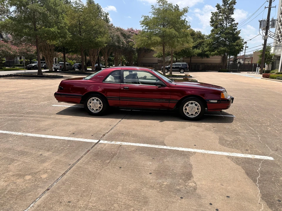 1988 Ford Thunderbird 9th Gen - Image 29 of 31