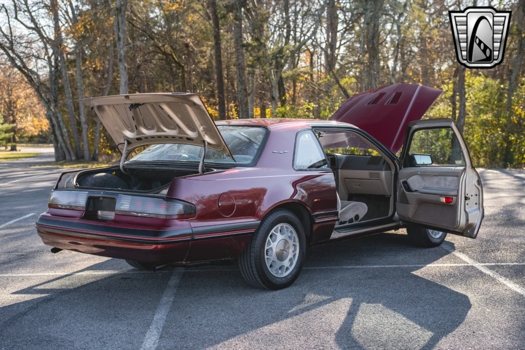 1988 Ford Thunderbird 10th Gen - Image 18 of 21