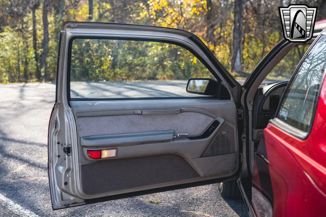 1988 Ford Thunderbird 10th Gen - Image 20 of 21