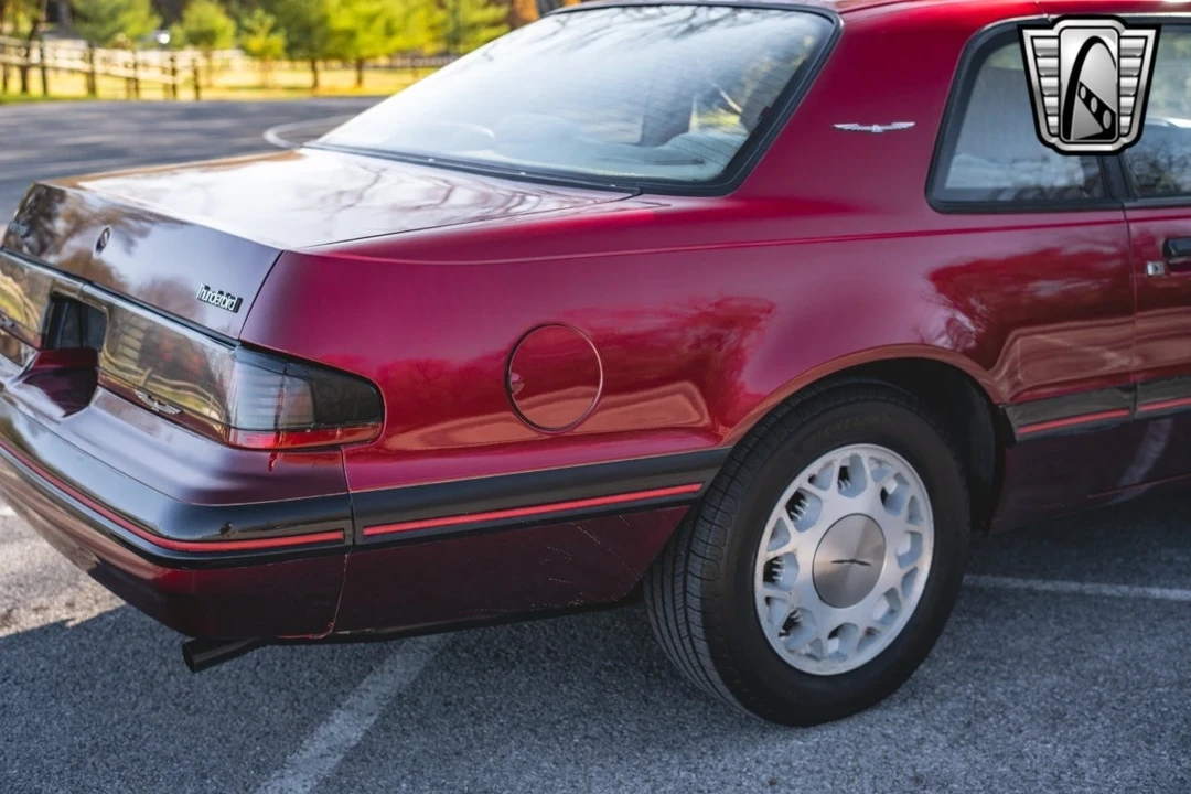 1988 Ford Thunderbird 10th Gen - Image 16 of 21