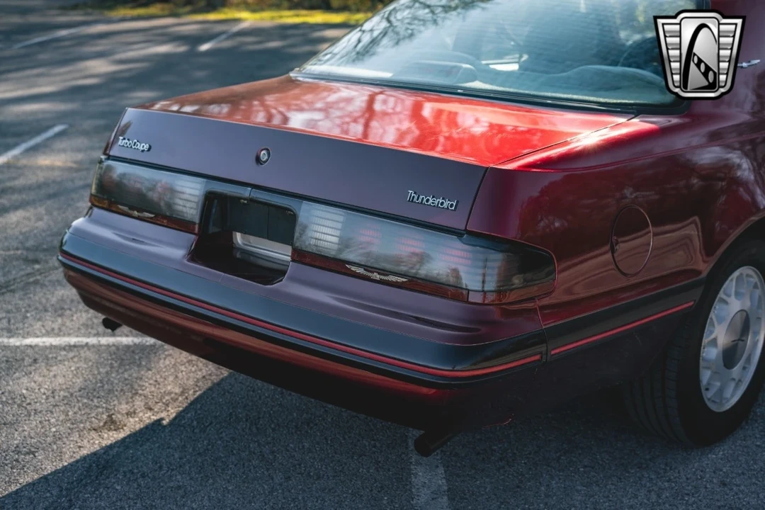 1988 Ford Thunderbird 10th Gen - Image 15 of 21