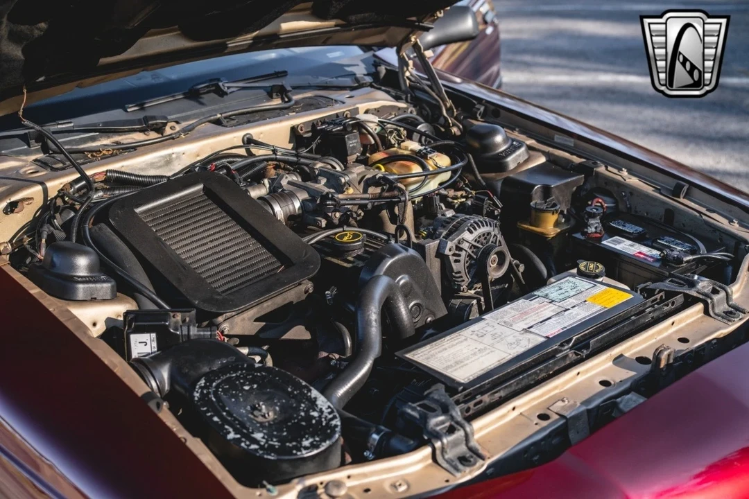 1988 Ford Thunderbird 10th Gen - Image 19 of 21