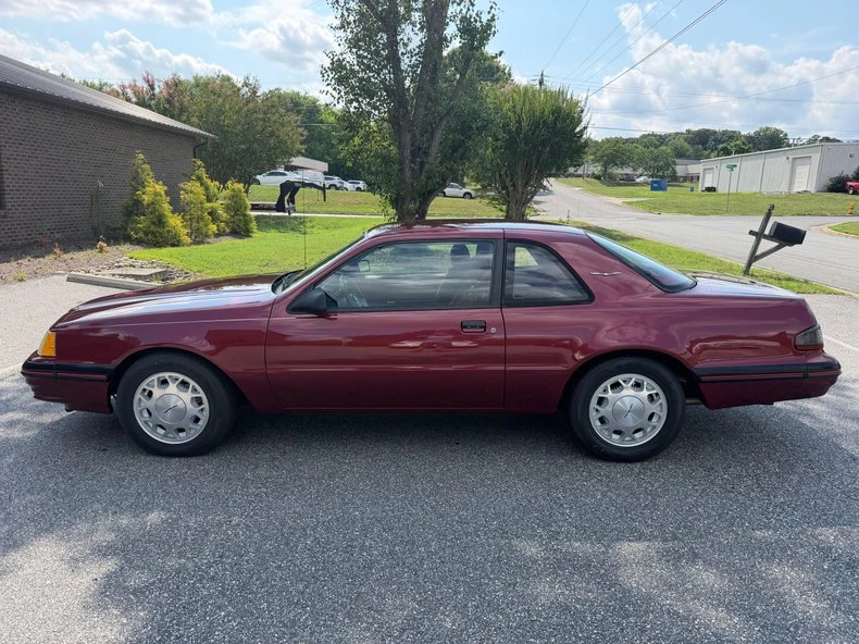 1988 Ford Thunderbird 9th Gen - Image 9 of 27