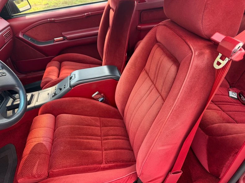 1988 Ford Thunderbird 9th Gen - Image 19 of 27