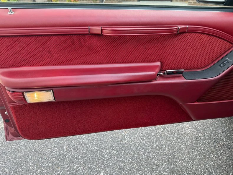 1988 Ford Thunderbird 9th Gen - Image 26 of 27