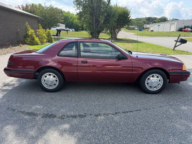 1988 Ford Thunderbird 9th Gen - Image 22 of 27