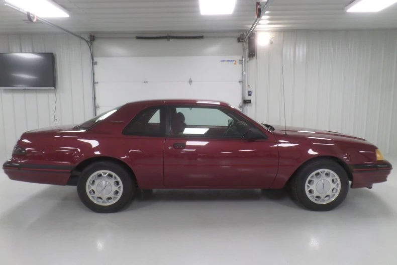 1988 Ford Thunderbird 9th Gen - Image 2 of 27