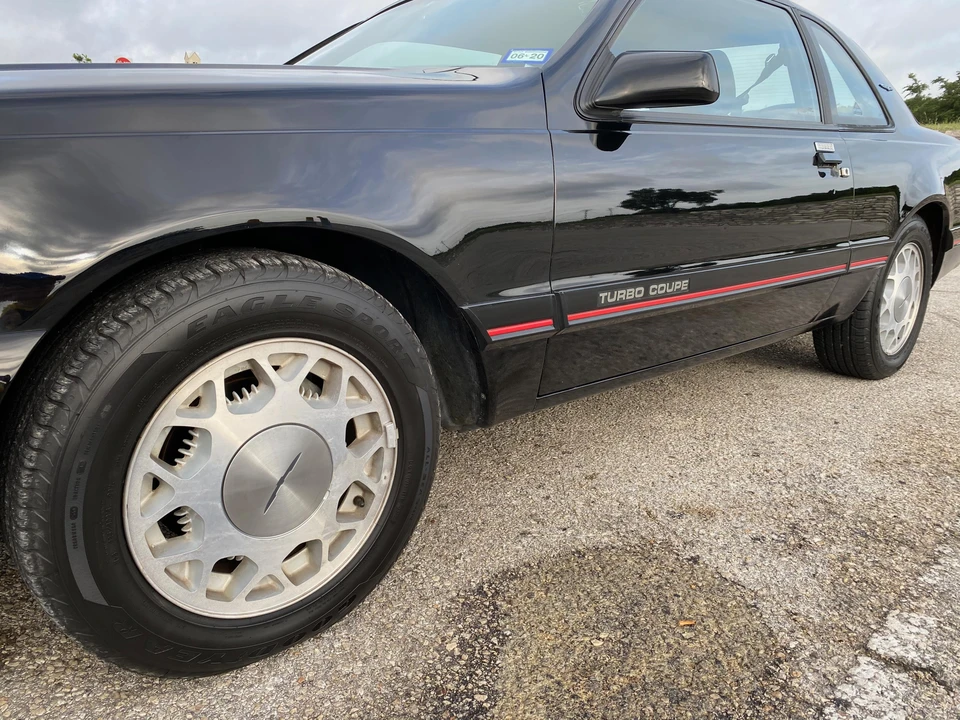 1988 Ford Thunderbird 9th Gen - Image 26 of 31