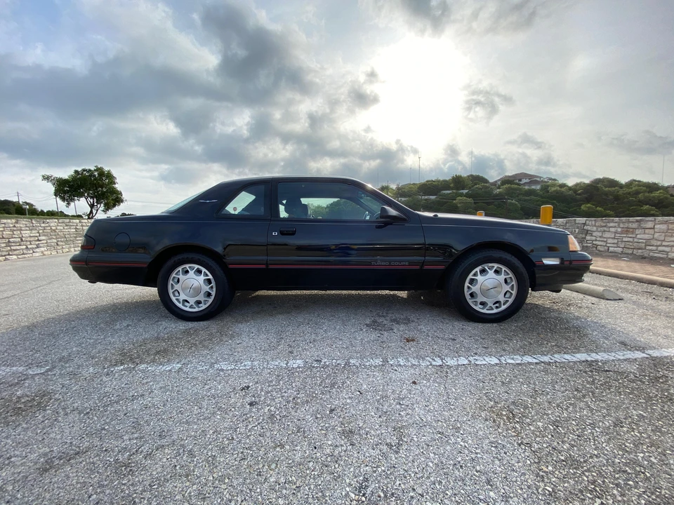 1988 Ford Thunderbird 9th Gen - Image 3 of 31