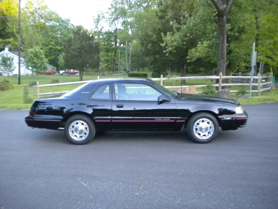 1988 Ford Thunderbird 9th Gen - Image 2 of 9