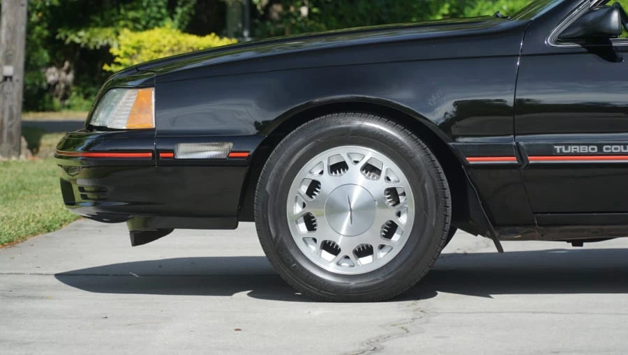 1988 Ford Thunderbird 10th Gen - Image 12 of 31