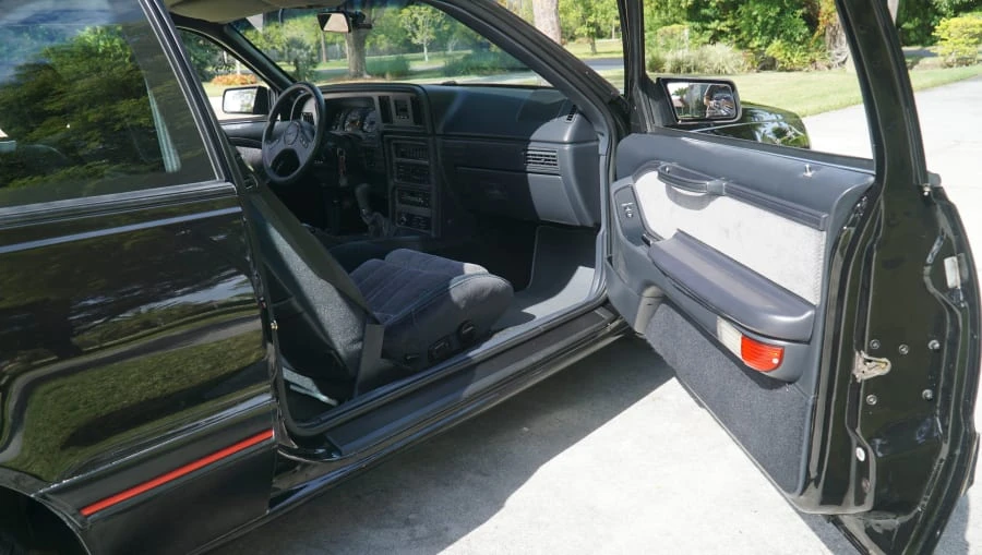 1988 Ford Thunderbird 10th Gen - Image 29 of 31