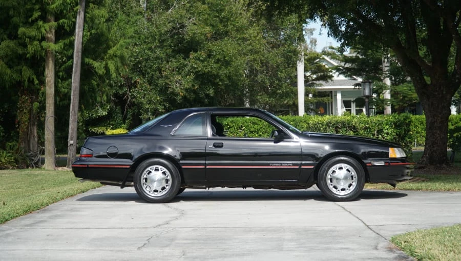 1988 Ford Thunderbird 10th Gen - Image 22 of 31