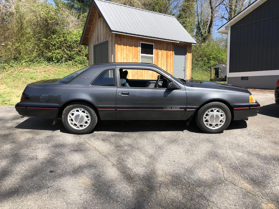 1988 Ford Thunderbird 9th Gen - Image 15 of 31