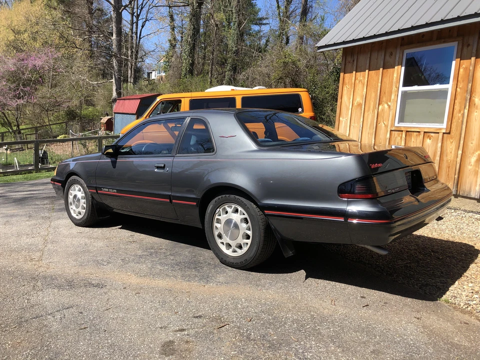 1988 Ford Thunderbird 9th Gen - Image 9 of 31