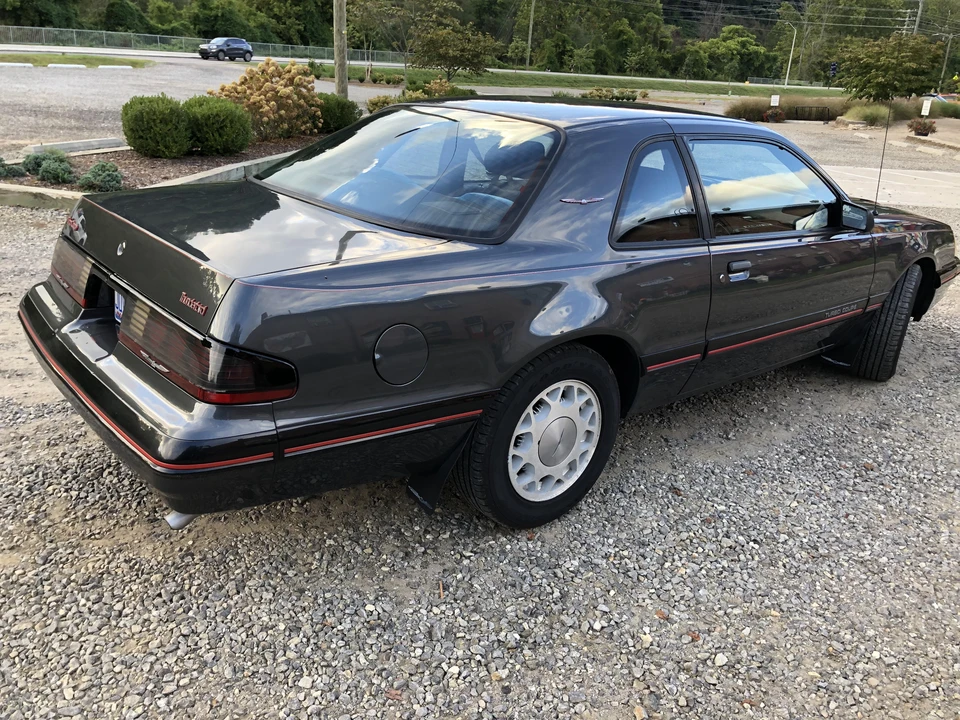 1988 Ford Thunderbird 9th Gen - Image 13 of 31